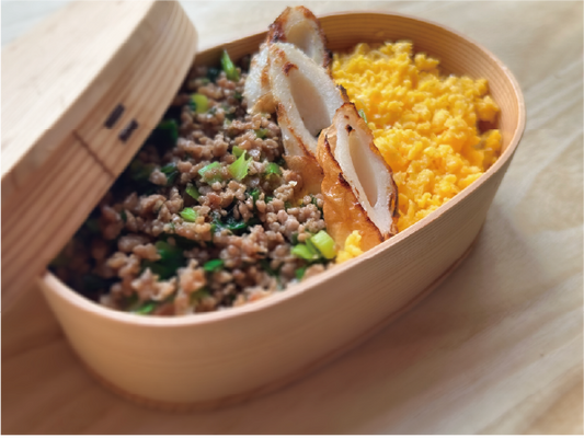 行者菜たっぷりそぼろ旨辛弁当