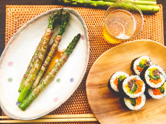 [Dinnerに]今日もお疲れさま！ビールと野菜でリフレッシュ ジューシーアスパラロール&野菜ぎっしりのキンパ
