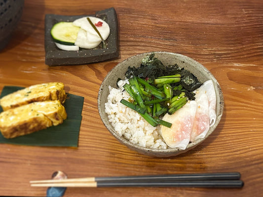 お茶漬け  行者菜の醤油漬けをたっぷりのせて